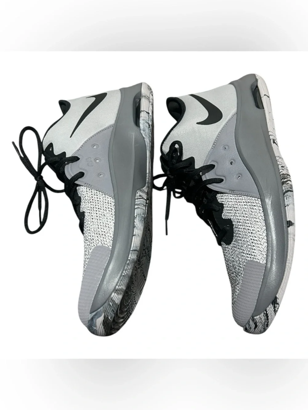 Nike Air Versitile III Basketball Shoes in the Atmosphere Grey and Black Sz 12